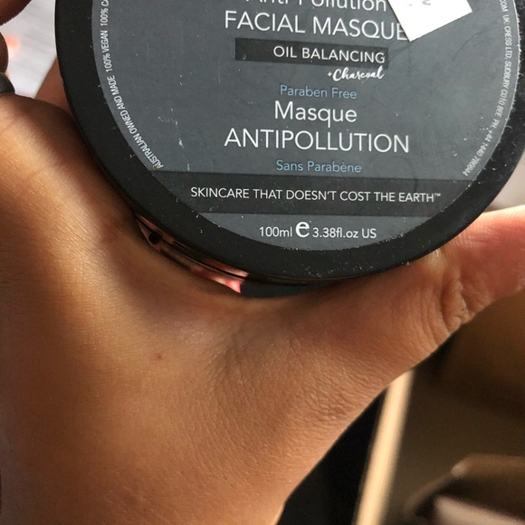 NWT SUKIN CHARCOAL Anti Pollution FACEMASK - Picture 2 of 5